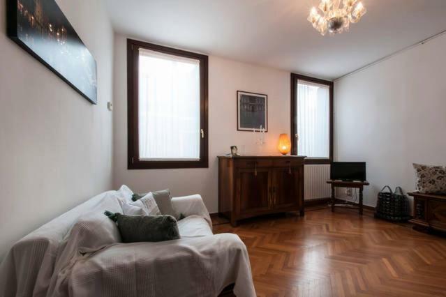 Key Location Near Palazzo Grassi Villa Венеция Екстериор снимка